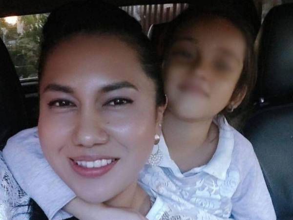 La mujer conducía el automotor, que quedó completamente destruido, con altos niveles de alcohol en la sangre.