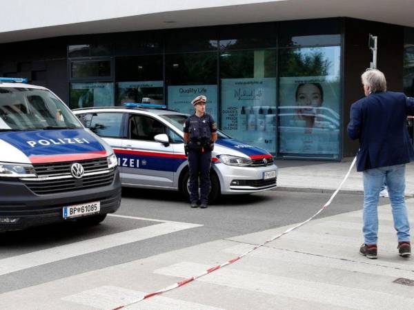 El tiroteo comenzó a las 10:00 hora local de Graz, en Austria, cuando el agresor ingresó armado al centro educativo y disparo en dos aulas. Una de ellas es la que había ocupado como estudiante años atrás.