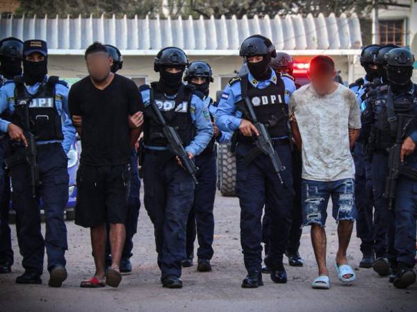 La Unidad Fiscal de Operaciones Especiales logró auto de formal procesamiento con prisión preventiva contra Jarol Rodríguez y Selvin Zerón, señalados como supuestos integrantes de la estructura criminal denominada “Cártel del Diablo”. Conoce los detalles aquí.