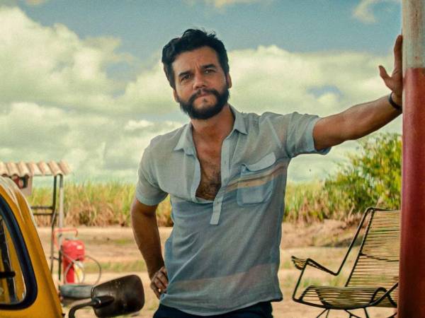 La industria del cine internacional mantiene la atención en los nombres que aspiran a la próxima entrega de los Premios Oscar. Entre ellos figura el brasileño Wagner Moura, quien desde ya se perfila como favorito por su trayectoria sostenida y su reconocimiento crítico en esta temporada de premios.