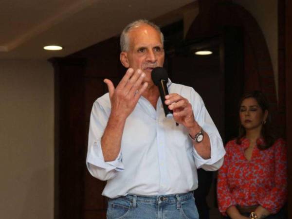 Ante los rumores de una supuesta división a lo interno del Partido Nacional, Asfura aclaró que no hay ninguna renuncia.