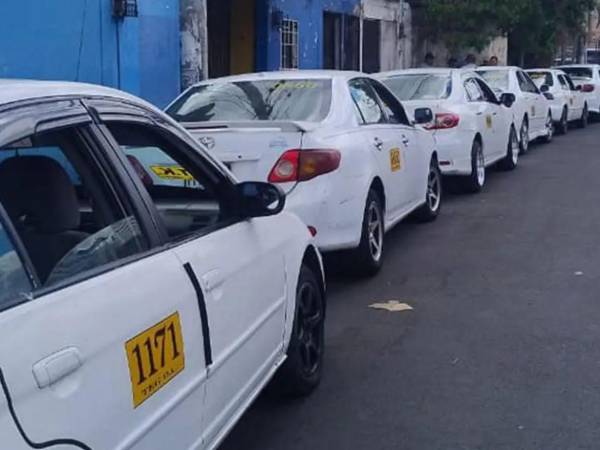 El plan piloto comenzará la próxima semana con la instalación de kits de gas en unidades de taxi, según lo establecido en la mesa técnica.