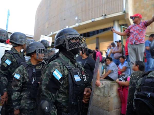 La aprobación y sanción de decreto que ordena al CNE iniciar recuento de votos aumenta tensión política.