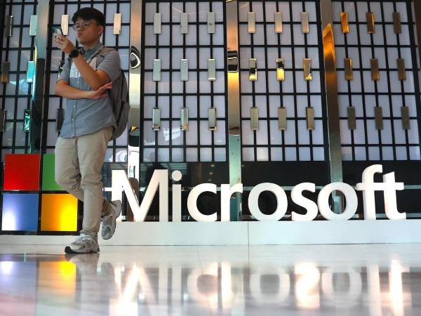 La alianza estratégica entre Microsoft y OpenAI atraviesa momentos de tensión, en medio de una competencia creciente por liderar el desarrollo de la inteligencia artificial.