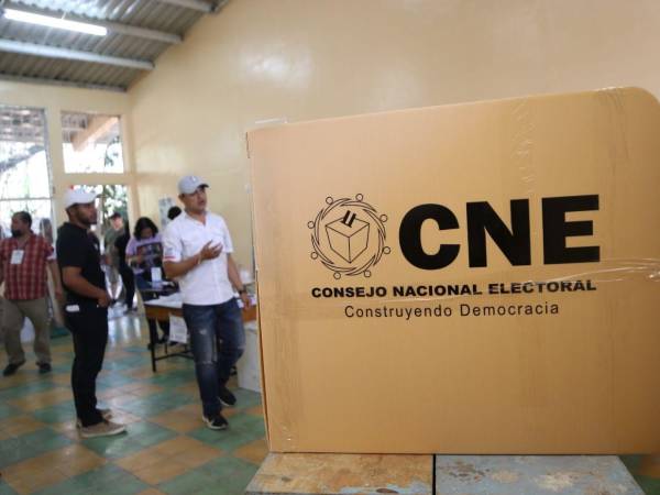 Los primeros datos del escrutinio deben presentarse de forma transparente y periódica, según el artículo 279 de la Ley Electoral.