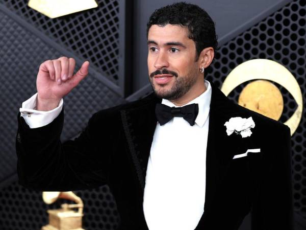 Bad Bunny se ha afianzado como el último gran fenómeno de la música global. El domingo obtuvo el Grammy al Álbum del año con “Debí tirar más fotos”, primer disco principalmente en español en alcanzar el galardón, confirmando su dominio en una industria que históricamente marginó las expresiones hispanohablantes.