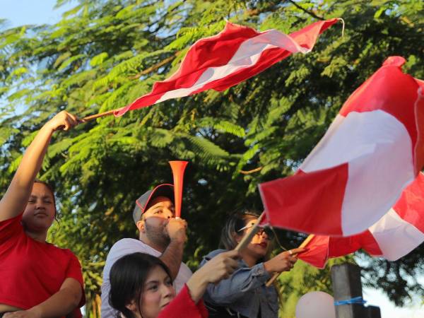 A pocos días de las elecciones generales, la tensión política en Honduras se intensifica mientras los principales candidatos cierran campaña.