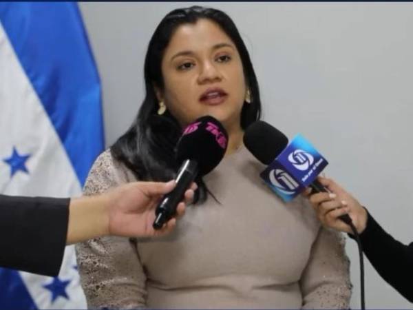 La directora de Protección del Hondureño Migrante, que hace parte de la Secretaría de<b> Relaciones Exteriores</b>, Nancy López, brindó detalles.