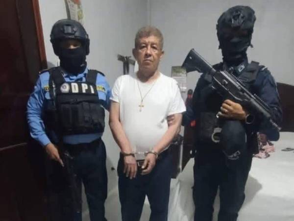 Juez cambia prisión preventiva por arresto domiciliario para Adán Fúnez, acusado por asesinato.