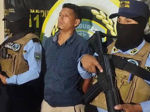 El detenido fue remitido a los juzgados capitalinos acusado de extorsión.