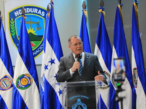 El ministro de Seguridad, Gerzon Velásquez, deberá presentar un informa a las autoridades del Congreso Nacional.