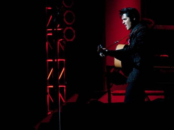 Con piezas de Bruce Springsteen y David Bowie, surge la pregunta: ¿cuál es el verdadero precio de la inmortalidad musical?