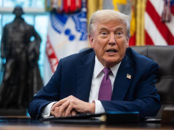 Trump firmó una orden ejecutiva que sanciona a países que, según el, detienen injustamente a ciudadanos estadounidenses en territorio extranjero.