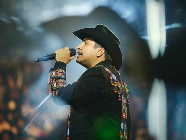 La cita de esta noche en el Estadio Héctor Chochi Sosa concentra la atención del público hondureño, ya que el concierto de Julión Álvarez dentro de su gira 42 18 promete una presentación diferente a la ofrecida en otras ciudades.