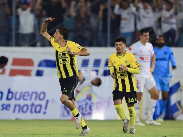 Imágenes del desarrollo del partido.