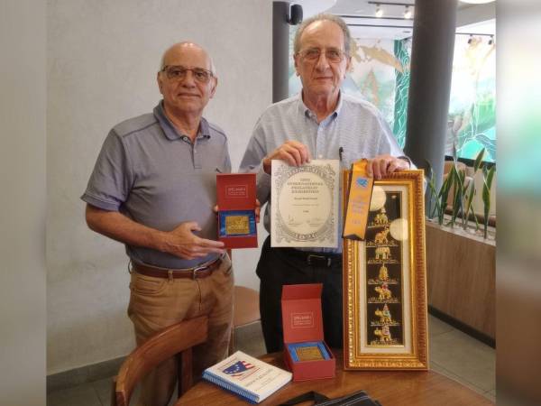 Sergio Bendeck y Kamel Kafati, dos de los tres ganadores de la exposición realizada del 23 al 30 de mayo de 2026.