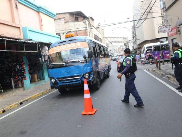 La Alcaldía comenzó a ordenar las avenidas de Comayagüela con restricciones al estacionamiento, carga pesada y circulación del transporte público.