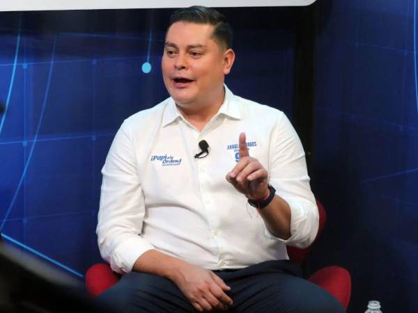 Explicó, firmemente, que esta situación resultó como consecuencia de la guerra, no depende de Honduras, nosotros importamos, no exportamos”.