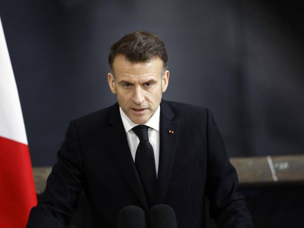 Macron anunció la construcción de un nuevo submarino nuclear capaz de lanzar misiles atómicos.