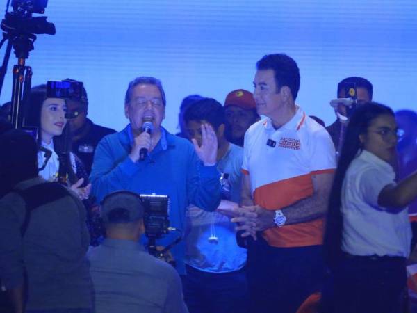 Chano, muchas gracias. El pueblo hondureño ya decidió que el próximo gobierno será liberal, dijo Nasralla al presentar a su nuevo compañero de fórmula.