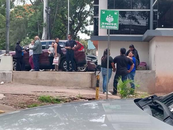 Un hermano y las cuñadas de Anibal Sontay aguardaron en la morgue del Ministerio Público (MP) a la entrega del cuerpo.
