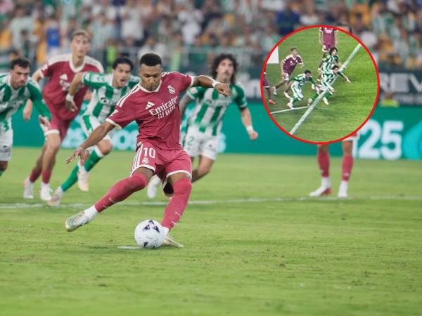 Se le tapó el penal a Mbappé y luego en rebote la tiró a un costado.