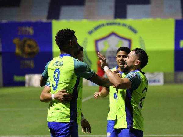 Imágenes del desarrollo del partido.