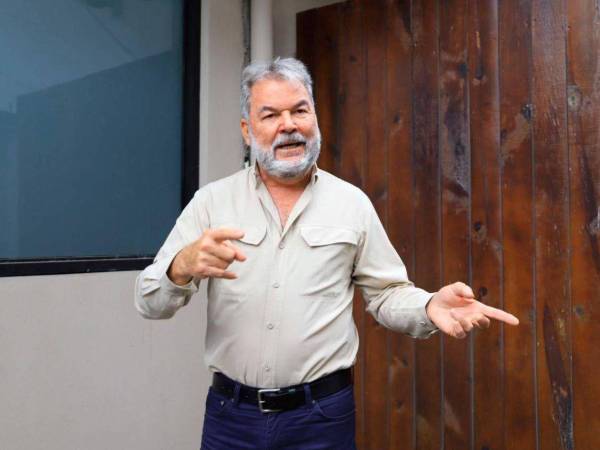 Roberto Contreras denuncia intento de manipulación política y amenazas.