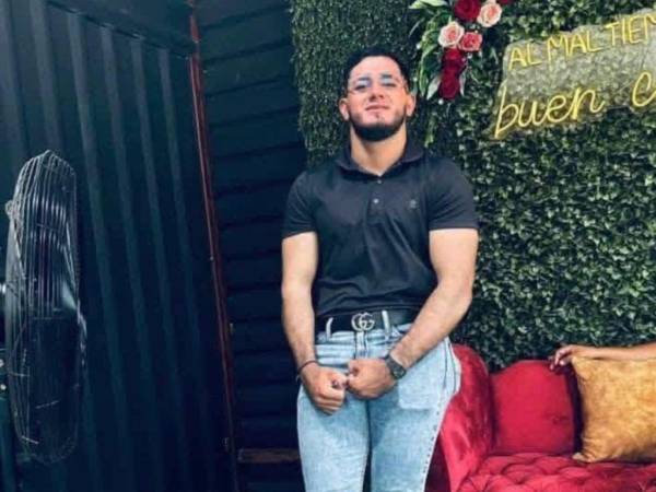 Carlos Omar Oyuela Aguilar falleció en el Hospital Escuela de Tegucigalpa debido a la gravedad de sus heridas.