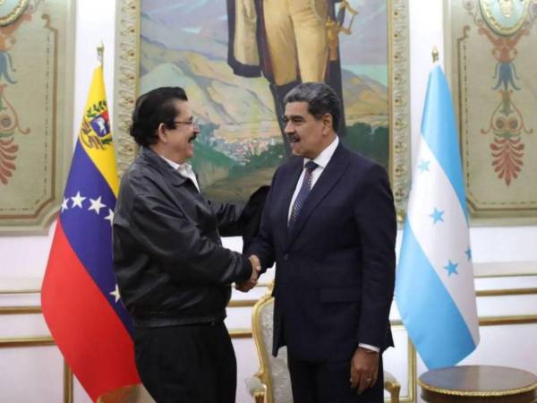 El expresidente Zelaya visitó Caracas en enero de 2025 durante la investidura de Maduro que gobierna desde 2013.