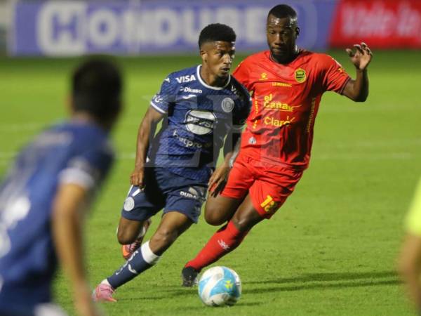 Real España ganó y ha igualado al Olimpia.