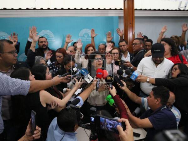 Los diputados de oposición estuvieron a favor para que las FF AA capturen a Luis Redondo.