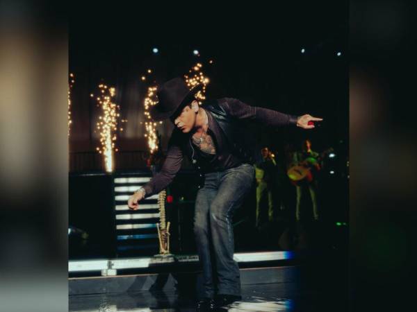 La Fiscalía General de la República de México (FGR) informó este miércoles que el procedimiento legal en contra del cantante mexicano Christian Nodal sigue abierto, por lo que es necesario esperar el resultado que indique si procede, o no, la acción penal.