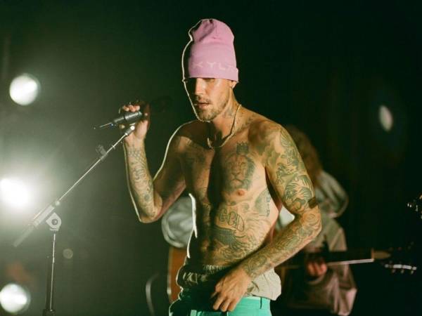 Justin Bieber actuará los días 11 y 18 de abril en el festival de Indio, California, en lo que supone su regreso más significativo a los escenarios en cuatro años.