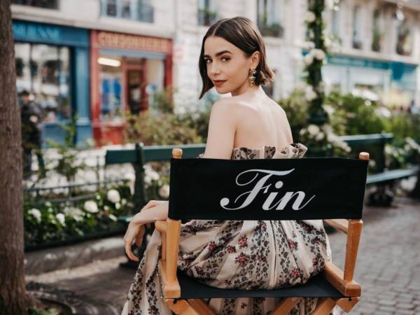 Lily Collins terminó este viernes su último día de rodaje como Emily Cooper, protagonista de Emily en París, y despidió al personaje que interpretó durante siete años y seis temporadas con una extensa carta publicada en Instagram.