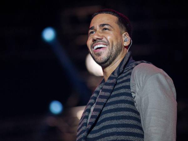 Romeo Santos y Prince Royce lanzan mañana viernes un álbum conjunto, Better Late Than Never, con el que las estrellas de la bachata buscan reinventarse y hacer historia en medio del 'boom' de la música latina en el que aseguran que aún hay espacio para nuevas voces.