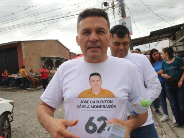 Denunciaron que un candidato a diputado intentó entregar credenciales a personas de su partido para integrarlas en las Juntas Receptoras de Votos, pero él se defendió. Aquí los detalles.