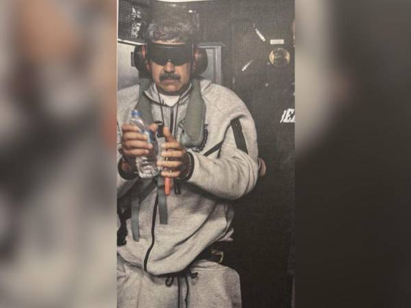 El presidente de Venezuela aparece con ropa deportiva.