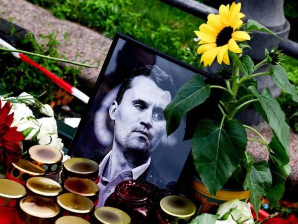 Funeral de Charlie Kirk en Arizona reúne a Trump y figuras conservadoras en un acto polémico.