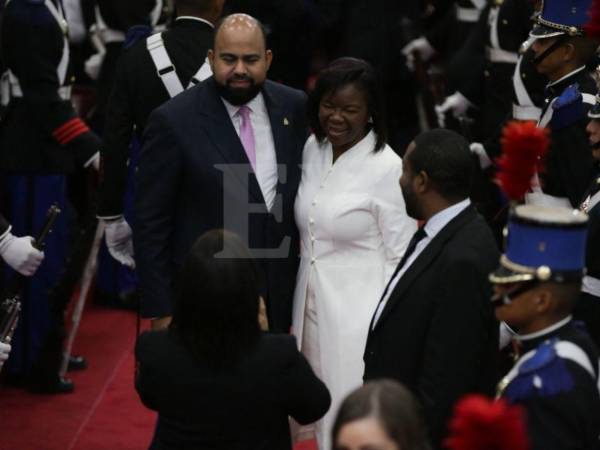 Aunque en las primeras horas de la mañana se vivía un ambiente de aparente armonía entre los diputados de las diferentes bancadas representadas en el Congreso Nacional, con el paso de las horas hubo desacuerdos y protestas en la instalación de la cuarta legislatura. Aquí las imágenes.