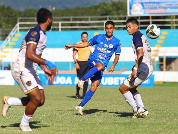 Imágenes del desarrollo del partido.