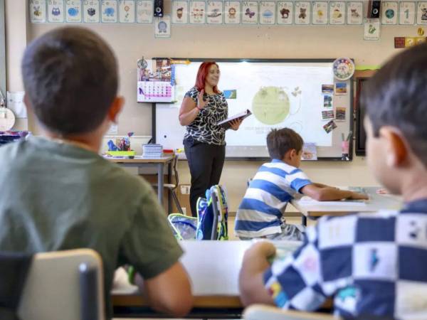 Singapur aprueba el castigo con vara para varones que acosen a otros en las escuelas.