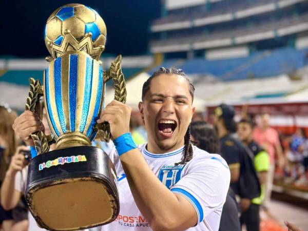 El mercado de fichajes del fútbol hondureño ha dado un giro inesperado con la confirmación de que el popular creador de contenido Davis Flow dará el salto a la Liga Nacional para disputar el torneo Apertura 2026, en una decisión que ya ha comenzado a generar debate y expectativa entre aficionados y usuarios de redes sociales.