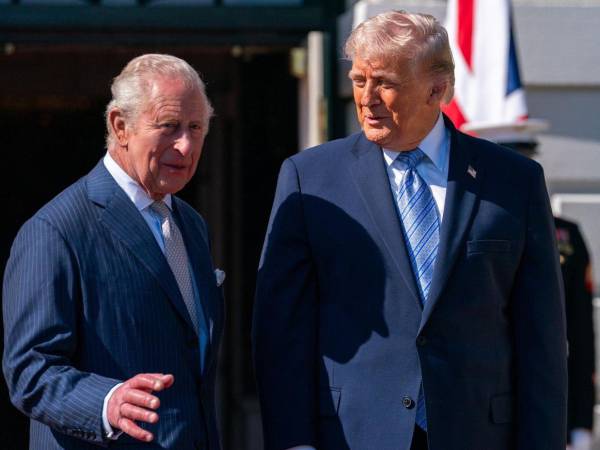 Donald Trump reaccionó en su red social Truth Social a un artículo del Daily Mail que reveló cómo él y el rey Carlos III descienden de un mismo noble escocés.