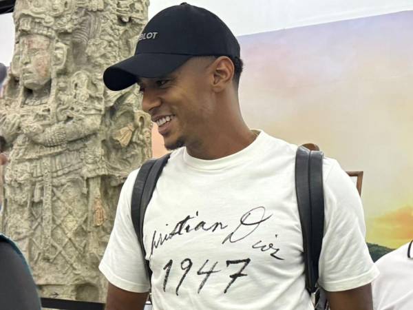 Es bonito que la afición grite tu nombre, dijo Lozano por el gesto de la afición capitalina.