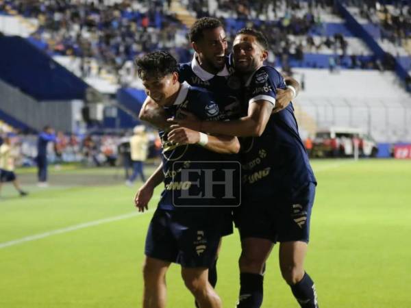 Imágenes del desarrollo del partido.