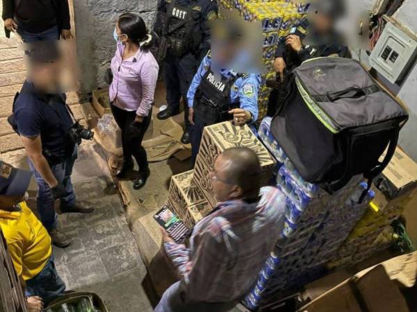 En el operativo participó personal de la Dirección Policial de Investigaciones (DPI), que procedió al decomiso de las bebidas alcohólicas encontradas en el lugar.