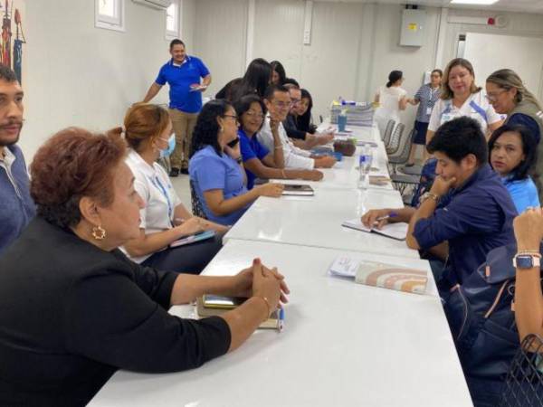 Diferentes unidades de Salud de Atlántida socializan y planifican estrategias para el combate del Sarampión, por si se presenten casos en esta región del país.
