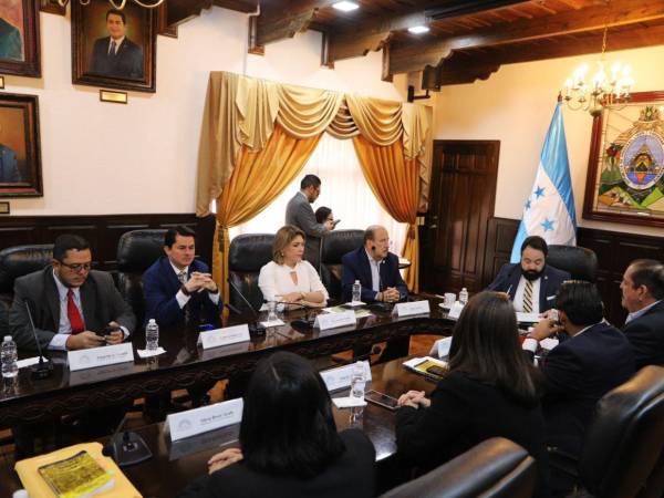 El Congreso Nacional suprimió la Comisión Permanente mediante una reforma constitucional aprobada con mayoría calificada.