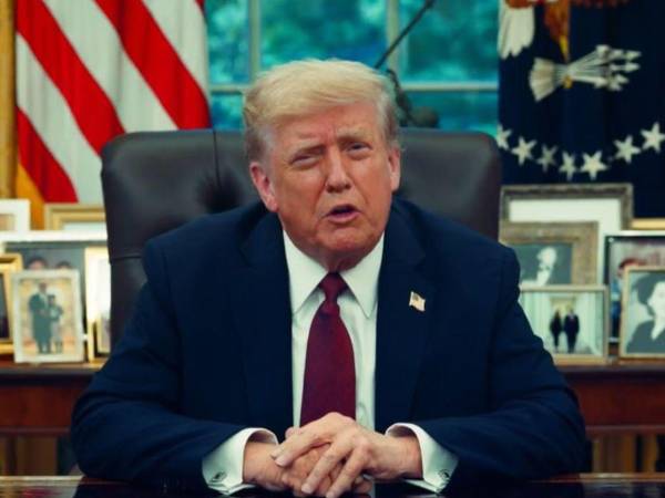 Donald Trump celebró la eliminación del líder iraní y adelantó charlas con Irán.